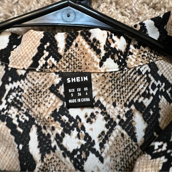 Shein SnakeSkin Button Down Shirt Size small - Picture 3 of 8